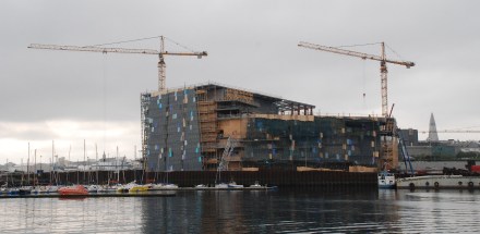 Symbol für Islands Krise: Der Baustopp für die Harpa - heute gilt das Konzerthaus in Reykjavík zu einem der weltbesten.
